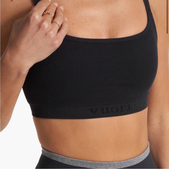 Vuori Helix Seamless Bra Black S Low Impact Ribbed Yoga Sports Bra Loungewear - Picture 6 of 9